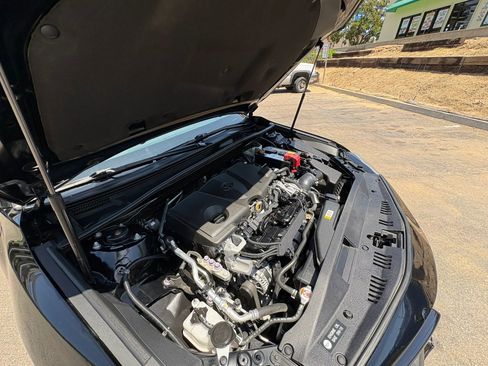 Used 2020 Toyota Camry SE FWD image 22