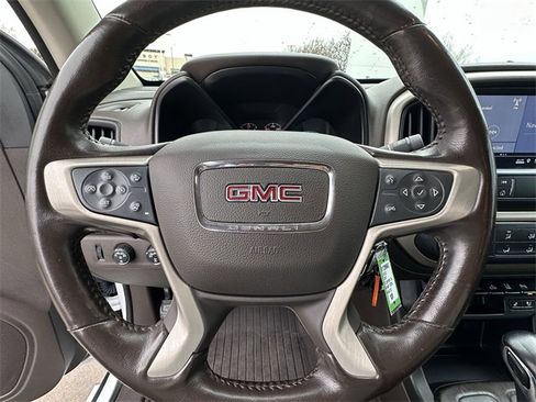 Used 2022 GMC Canyon Denali image 11