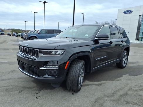 Used 2023 Jeep Grand Cherokee 4WD 4xe image 7