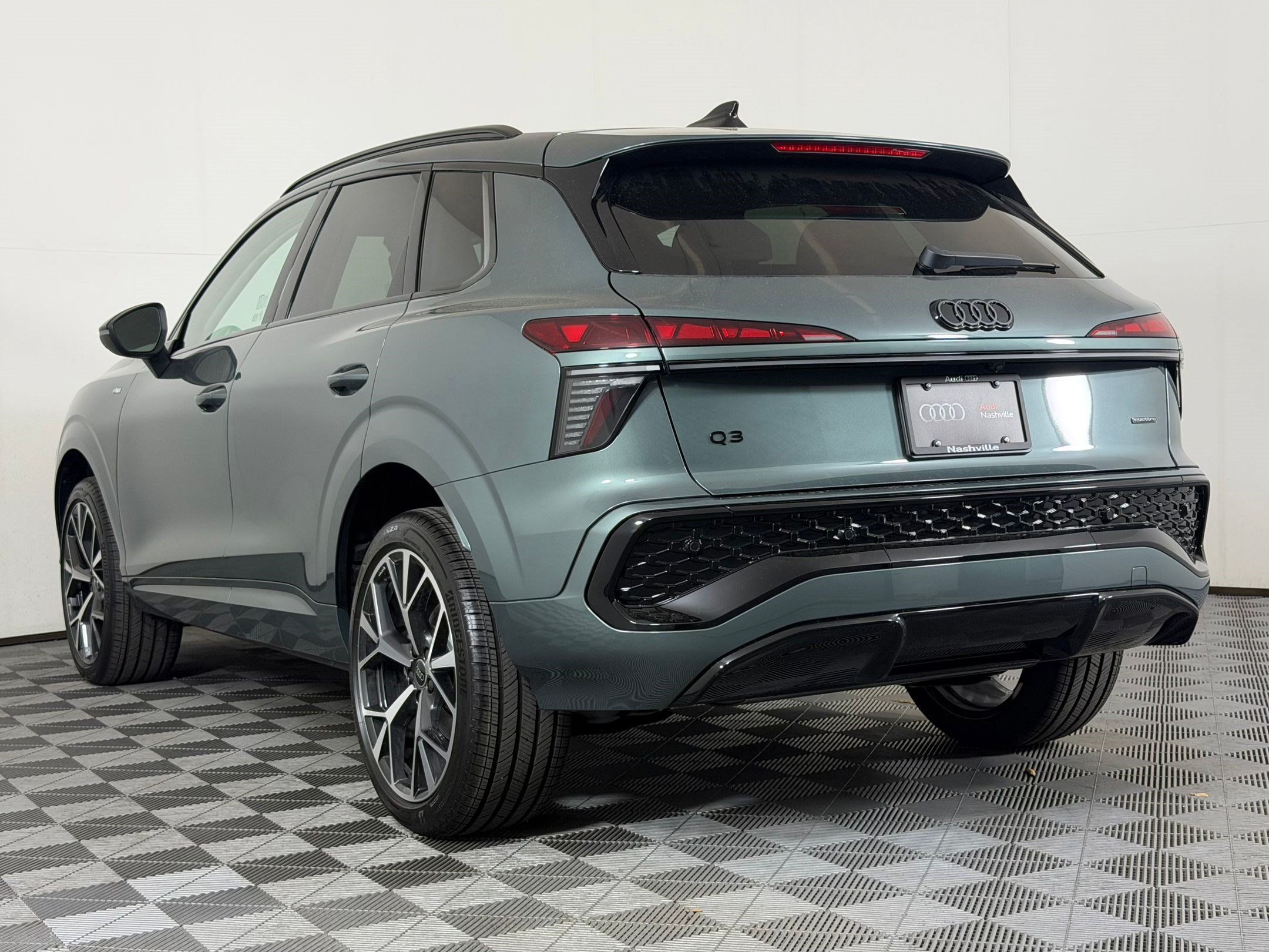 New 2026 Audi Q3 quattro 2.0T AWD/4WD image 3