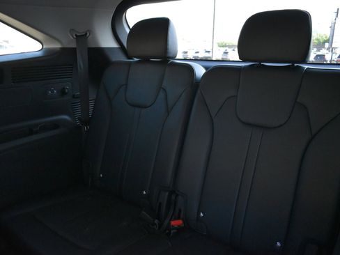 Used 2025 Kia Sorento S AWD/4WD image 17