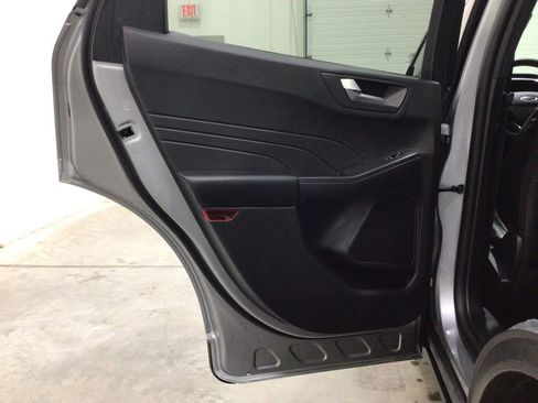 Used 2024 Ford Escape Platinum image 19