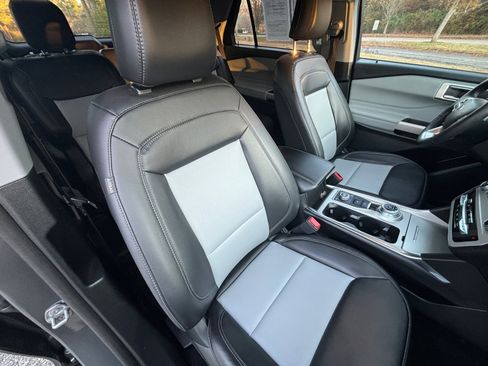 Used 2023 Ford Explorer XLT w/ Equipment Group 202A image 16