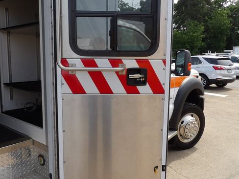 Used 2012 Ford F450 XLT w/ Ambulance Preparation Pkg RWD image 38