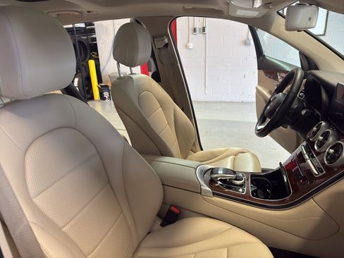 Used 2016 Mercedes-Benz GLC 300 4MATIC w/ Multimedia Package image 23