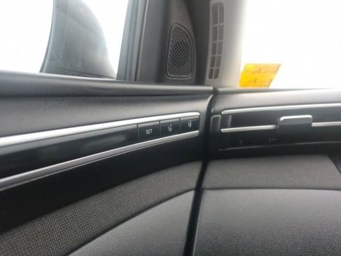 Used 2022 Hyundai Tucson Limited image 12