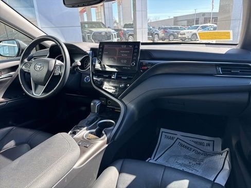 Used 2022 Toyota Camry XLE image 28