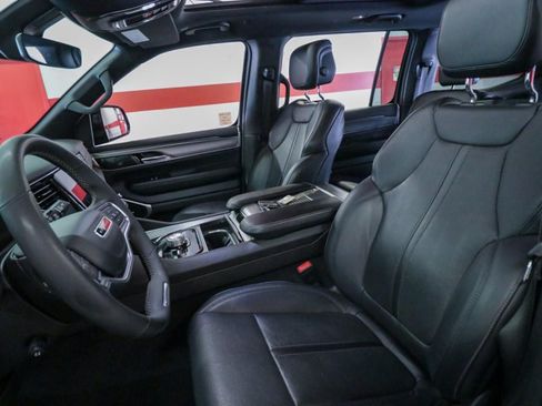 Used 2024 Jeep Wagoneer Series II AWD/4WD image 12