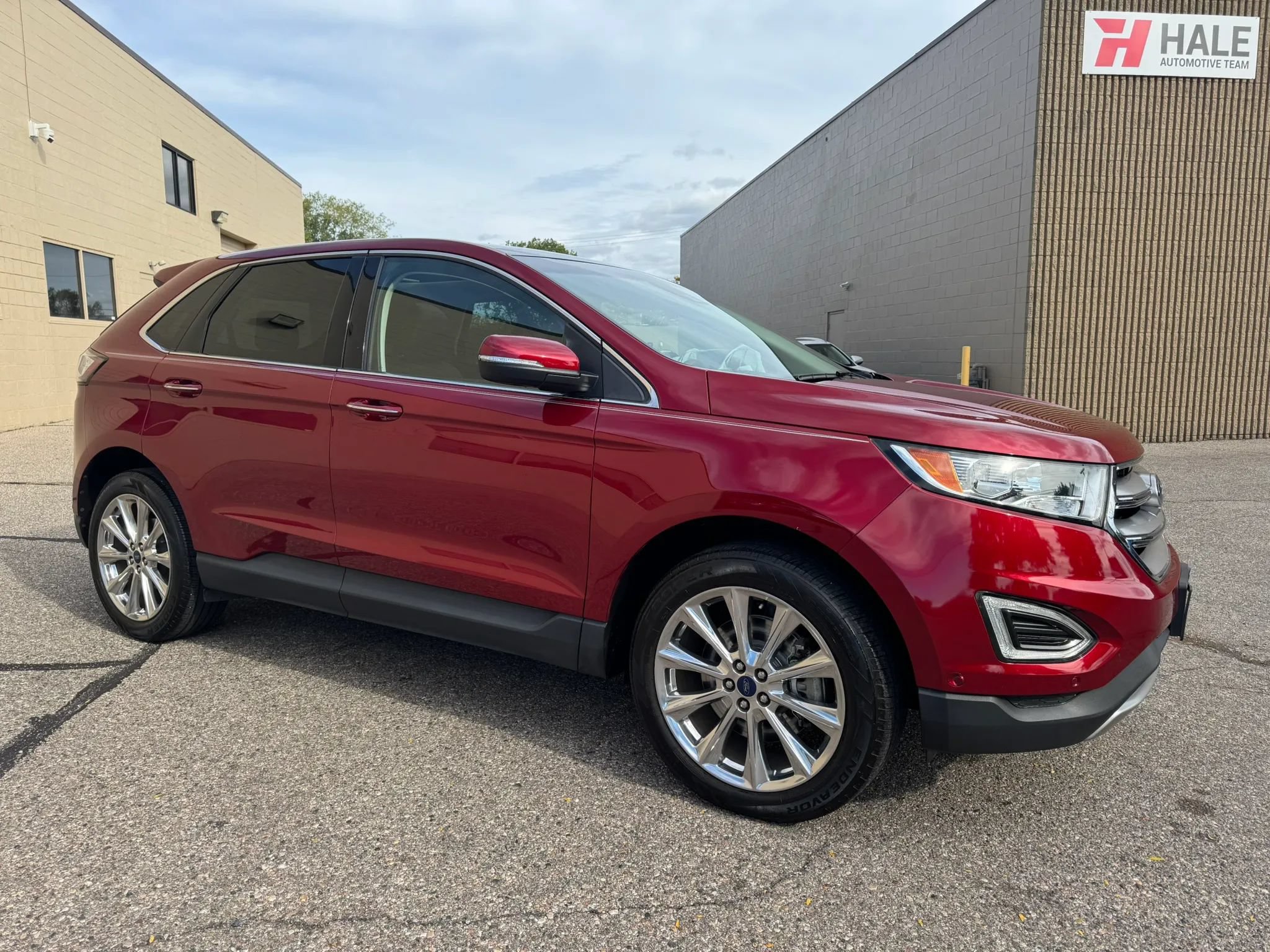 Used 2017 Ford Edge Titanium w/ Equipment Group 302A AWD/4WD image 12