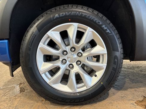 Used 2022 Chevrolet Silverado 1500 Custom image 10