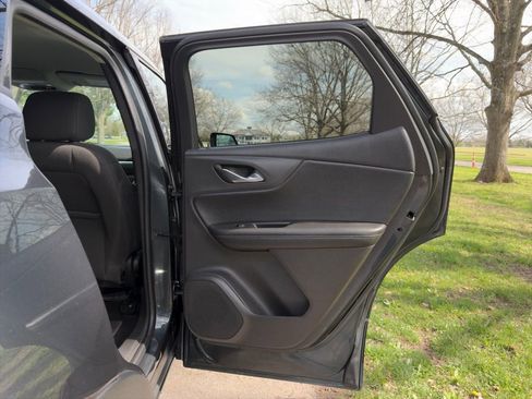 Used 2019 Chevrolet Blazer LT FWD image 32