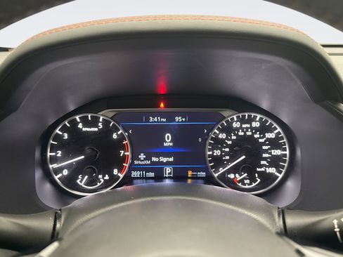 Used 2023 Nissan Altima 2.5 SR AWD/4WD image 9