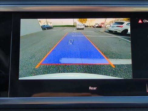 Used 2025 Audi Q3 2.0T Premium w/ Convenience Package image 13