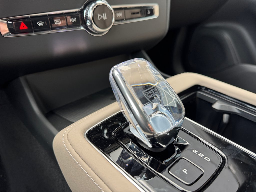 New 2026 Volvo XC90 T8 Plus w/ Protection Package Premier AWD/4WD image 18