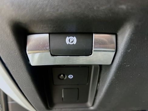 Certified 2024 Land Rover Defender 110 S image 32