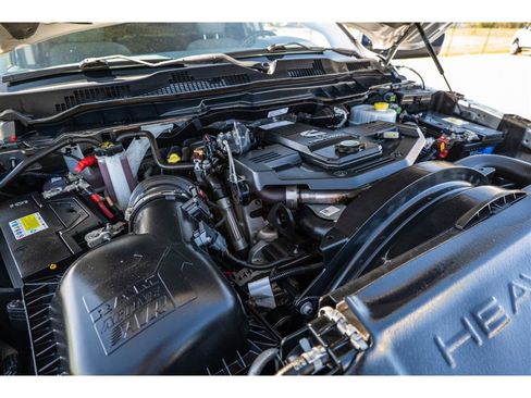 Used 2018 RAM 2500 Tradesman w/ Chrome Appearance Group image 37