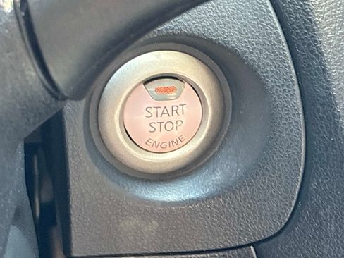 Used 2012 Nissan Juke SL AWD/4WD image 29