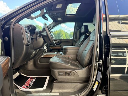 Used 2023 Chevrolet Silverado 2500 High Country w/ Z71 Off-Road Package AWD/4WD image 19
