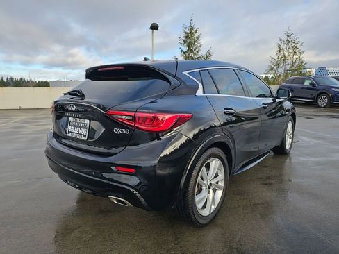 Used 2018 INFINITI QX30 w/ Cargo Package image 8