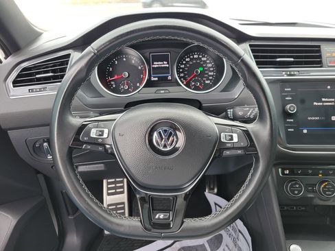 Used 2020 Volkswagen Tiguan SE R-Line image 29