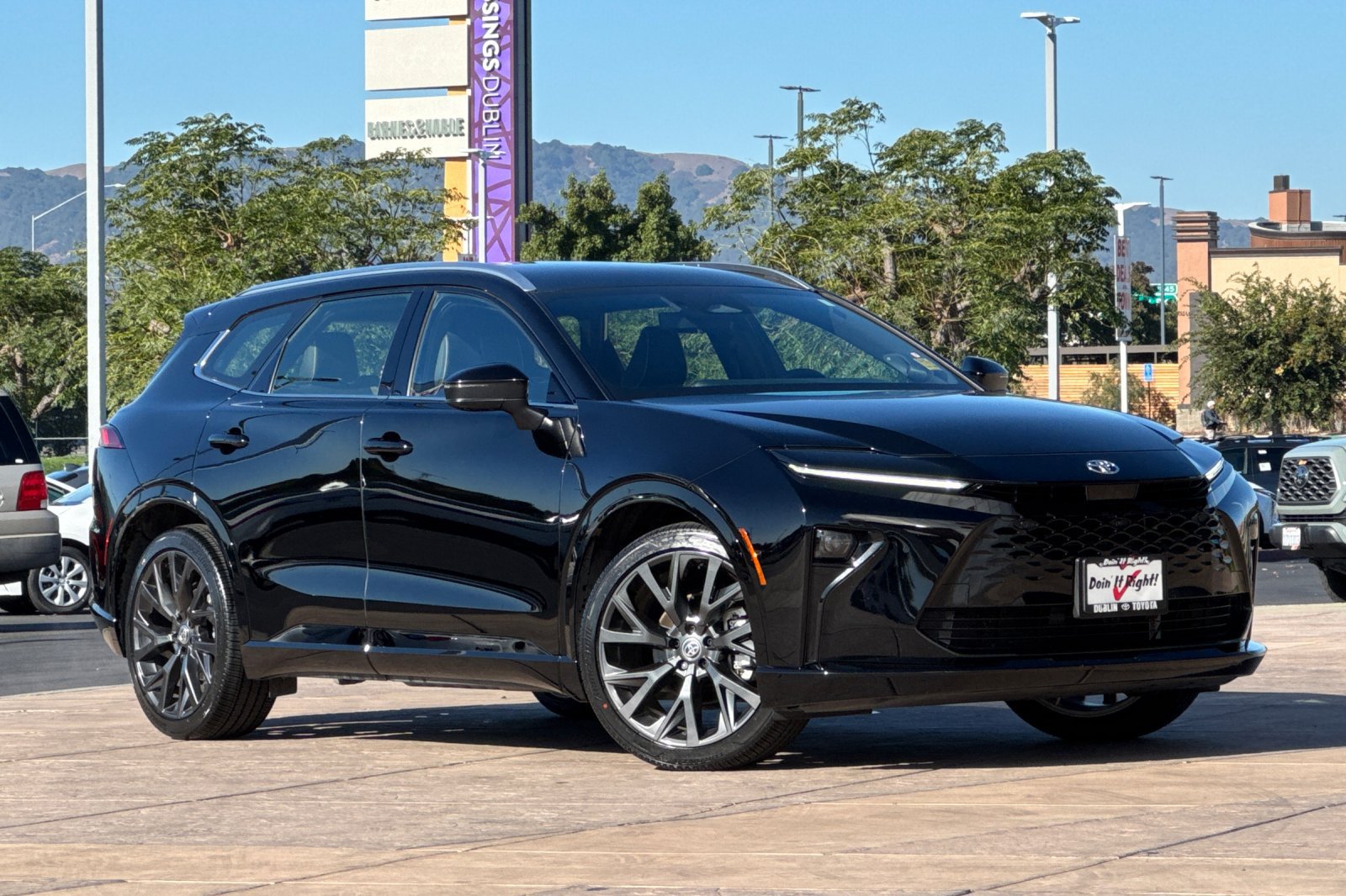 Certified 2025 Toyota Crown Signia w/ Advanced Technology Package AWD/4WD image 2