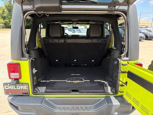Used 2016 Jeep Wrangler Unlimited Rubicon AWD/4WD image 13