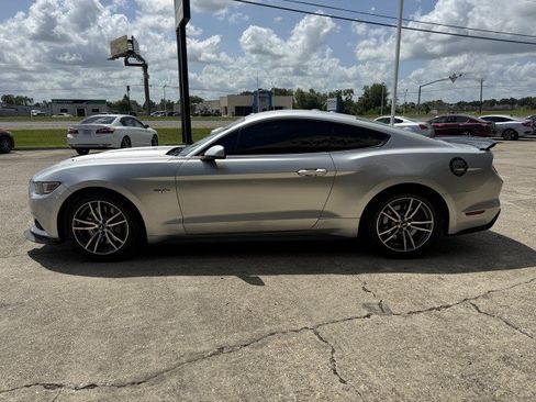 Used 2017 Ford Mustang GT Premium RWD image 10