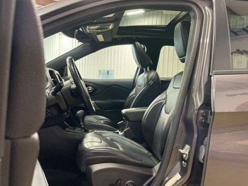 Used 2021 Jeep Cherokee Latitude Lux 80th Anniv w/ Quick Order Package 2YU 80th FWD image 14