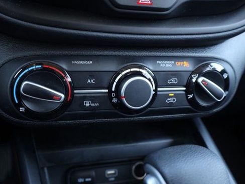 Used 2025 Kia Soul LX image 26