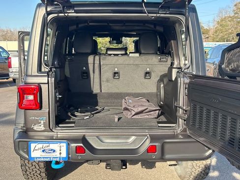 Used 2024 Jeep Wrangler Unlimited Rubicon 4xe w/ Technology Group image 23