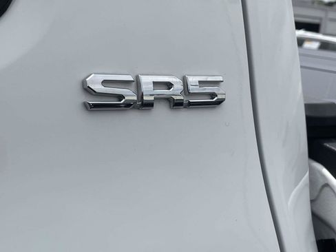 Used 2024 Toyota Tacoma SR5 AWD/4WD image 9