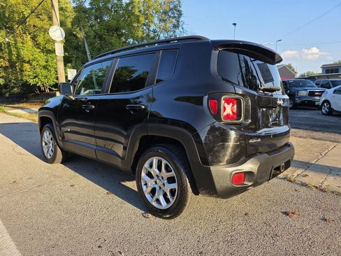 Used 2015 Jeep Renegade Latitude w/ Cold Weather Group AWD/4WD image 3