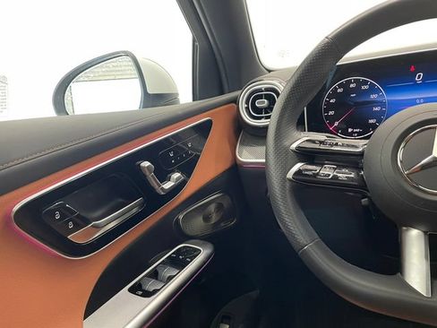 Certified 2025 Mercedes-Benz GLC 300 4MATIC image 23