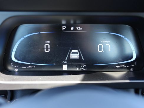 Used 2025 Hyundai Elantra Sport FWD image 33
