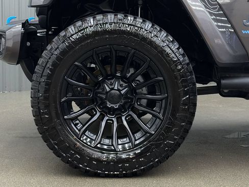 Used 2024 Jeep Wrangler Unlimited AWD/4WD image 10