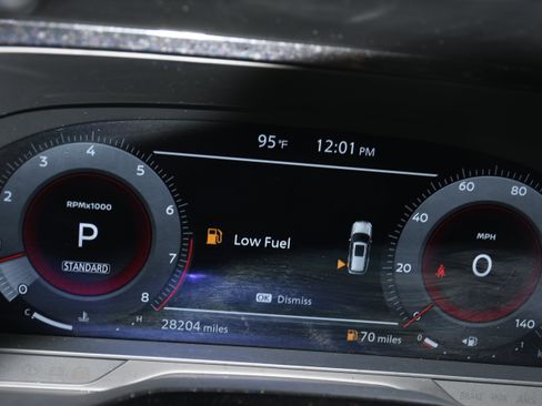 Used 2025 Nissan Pathfinder Platinum FWD image 15
