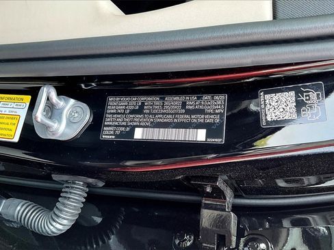 New 2025 Volvo EX90 Plus image 8