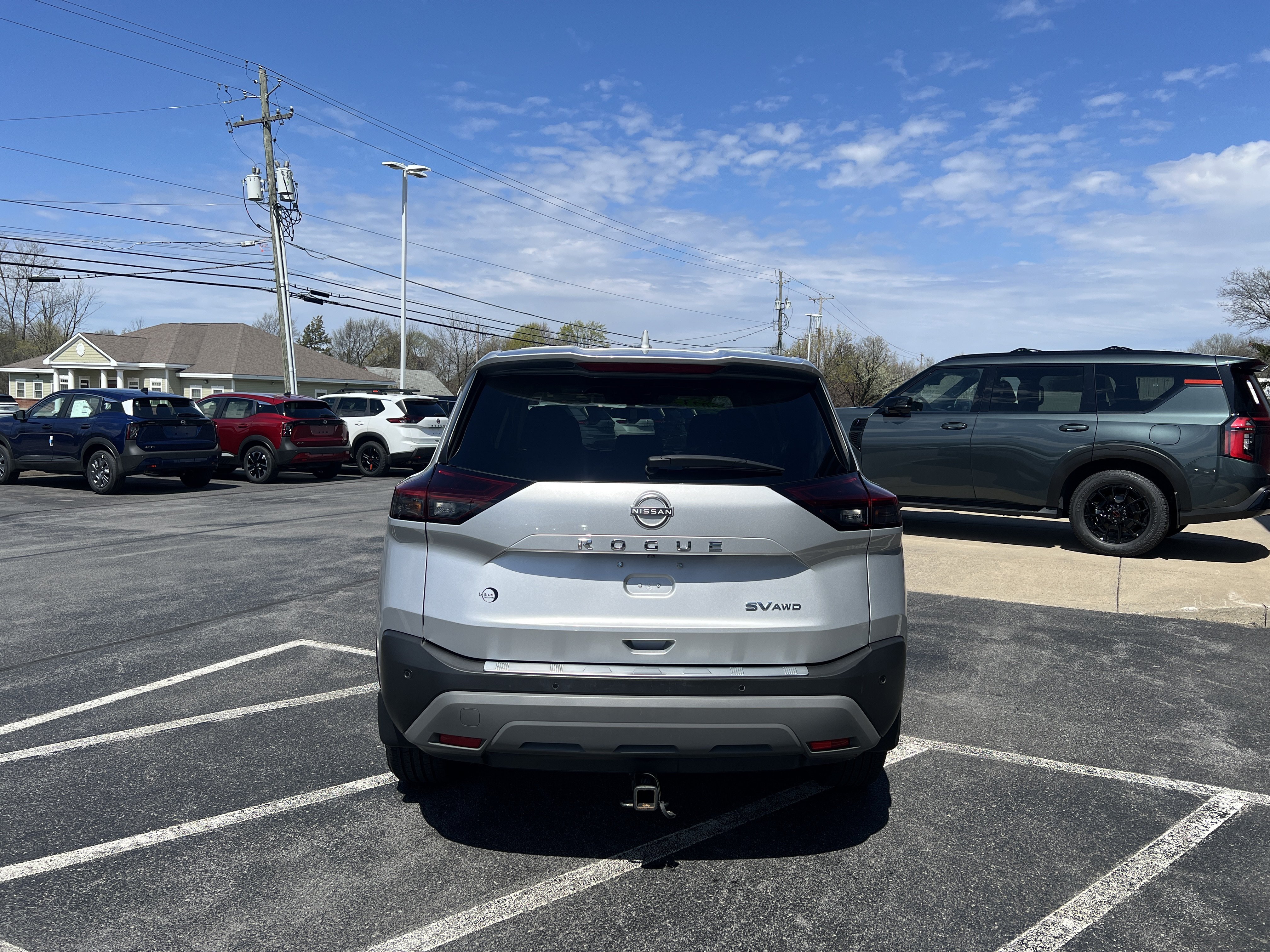 Used 2023 Nissan Rogue SV AWD/4WD image 7