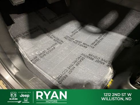 New 2026 RAM 2500 Laramie AWD/4WD image 30