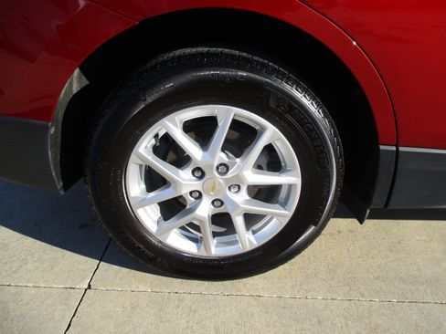 Used 2024 Chevrolet Equinox LT image 12