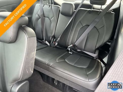 Used 2025 Chrysler Pacifica Select w/ Uconnect Theater Family Group FWD image 20