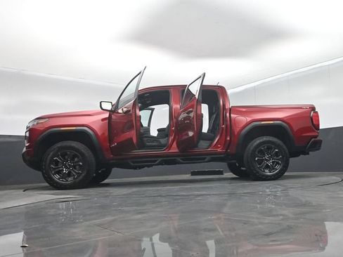 Used 2024 GMC Canyon Elevation w/ Elevation Premium Package AWD/4WD image 75