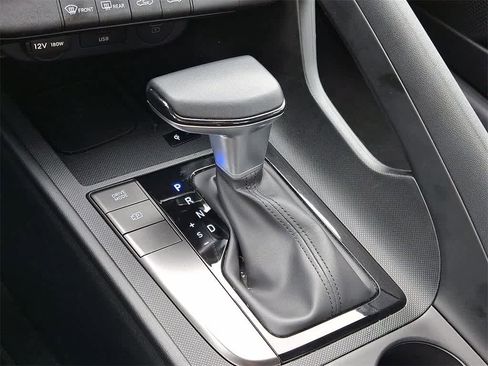 Certified 2025 Hyundai Elantra Sport image 14