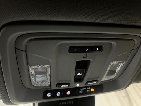 Used 2024 GMC Sierra 1500 Elevation w/ Preferred Package AWD/4WD image 19