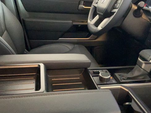 Certified 2025 Toyota Tundra Limited AWD/4WD image 42