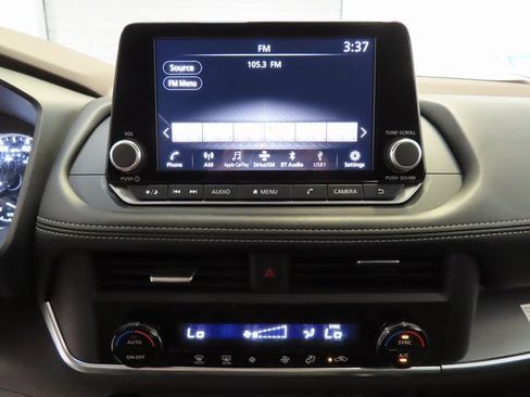 Used 2023 Nissan Rogue SV image 26