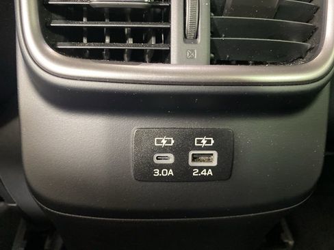 Used 2025 Subaru Outback Premium image 28