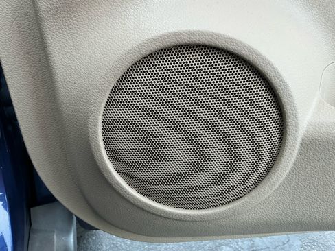 Used 2018 Nissan Rogue SV FWD image 25