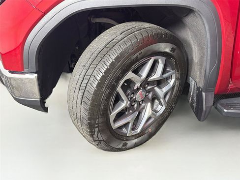 Used 2023 GMC Sierra 1500 SLT w/ SLT Premium Package AWD/4WD image 38