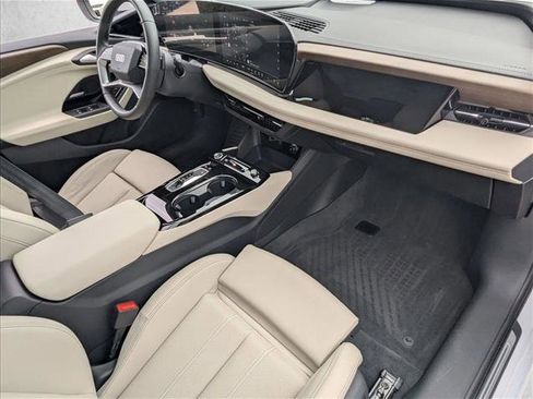 Used 2025 Audi A6 e-tron Premium Plus image 23